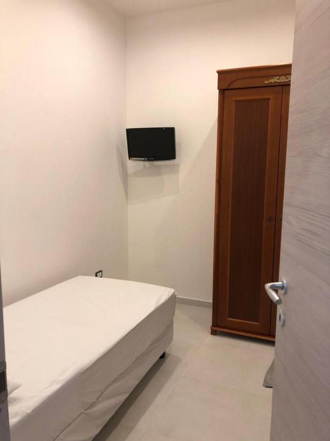 לינה וארוחת בוקר רג'יו די קאלאבריה 13 Minuti Dal Centro מראה חיצוני תמונה